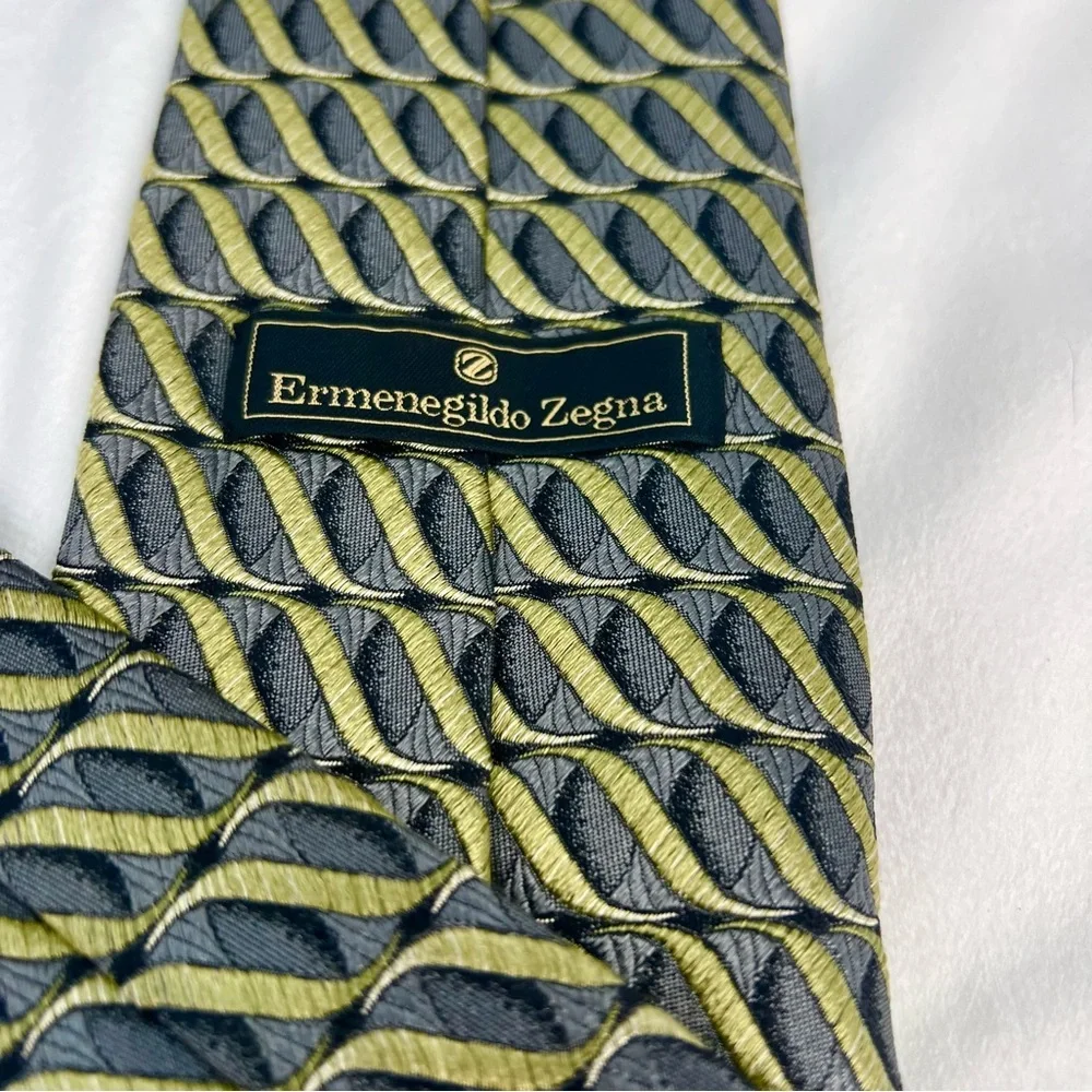 ERMENEGILDO ZEGNA 100% Silk Tie - Italian Luxury Geometric Masterpiece